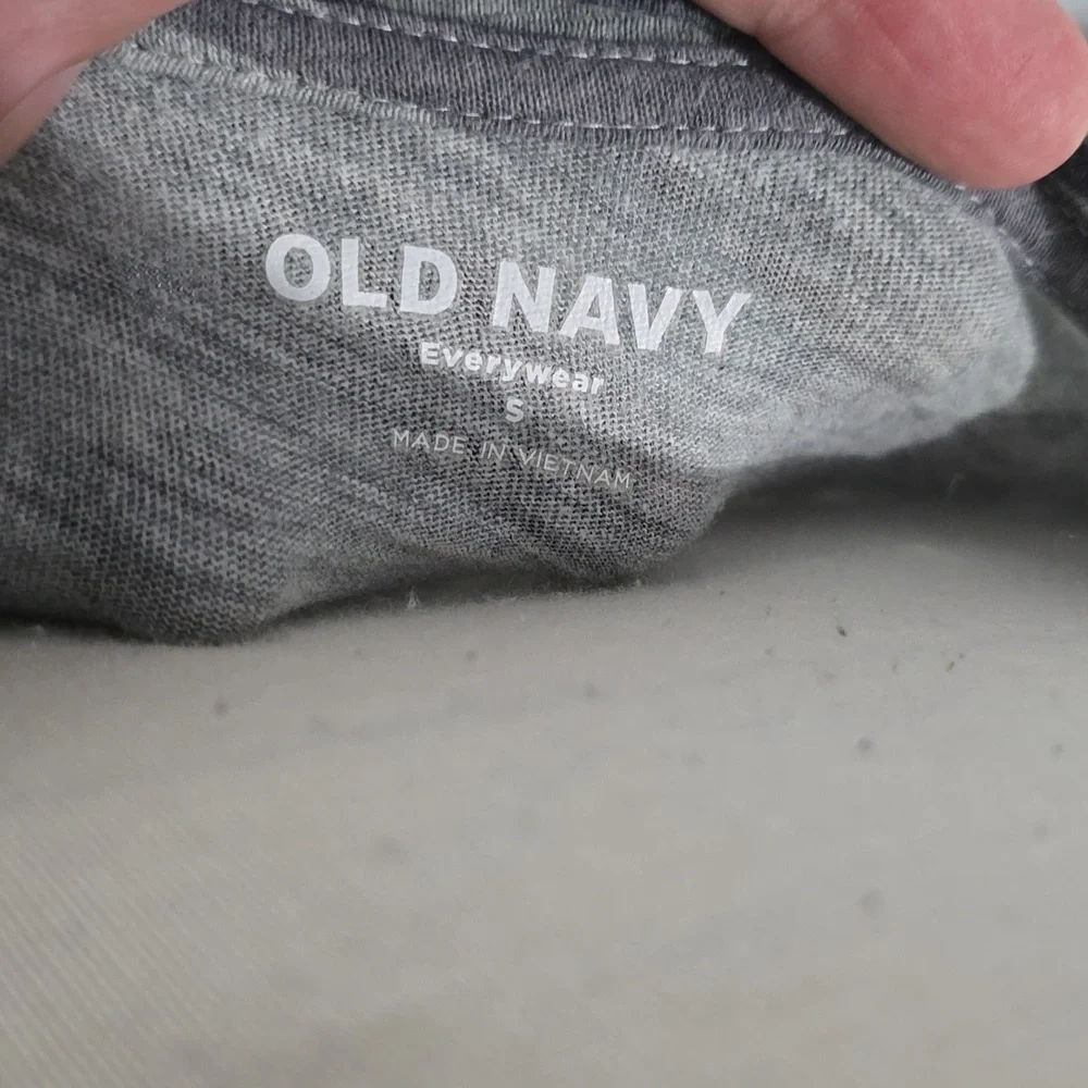 Old Navy Gray Crop Fitted Short Sleeve T-Shirt Size Small‎